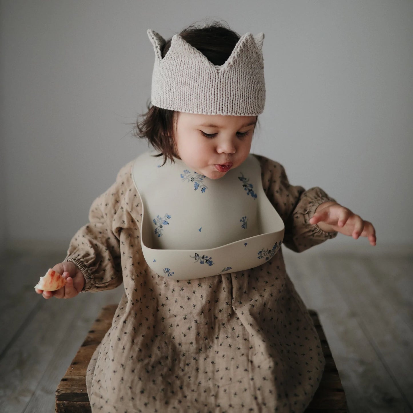 Silicone Baby Bib - Liliac Flowers