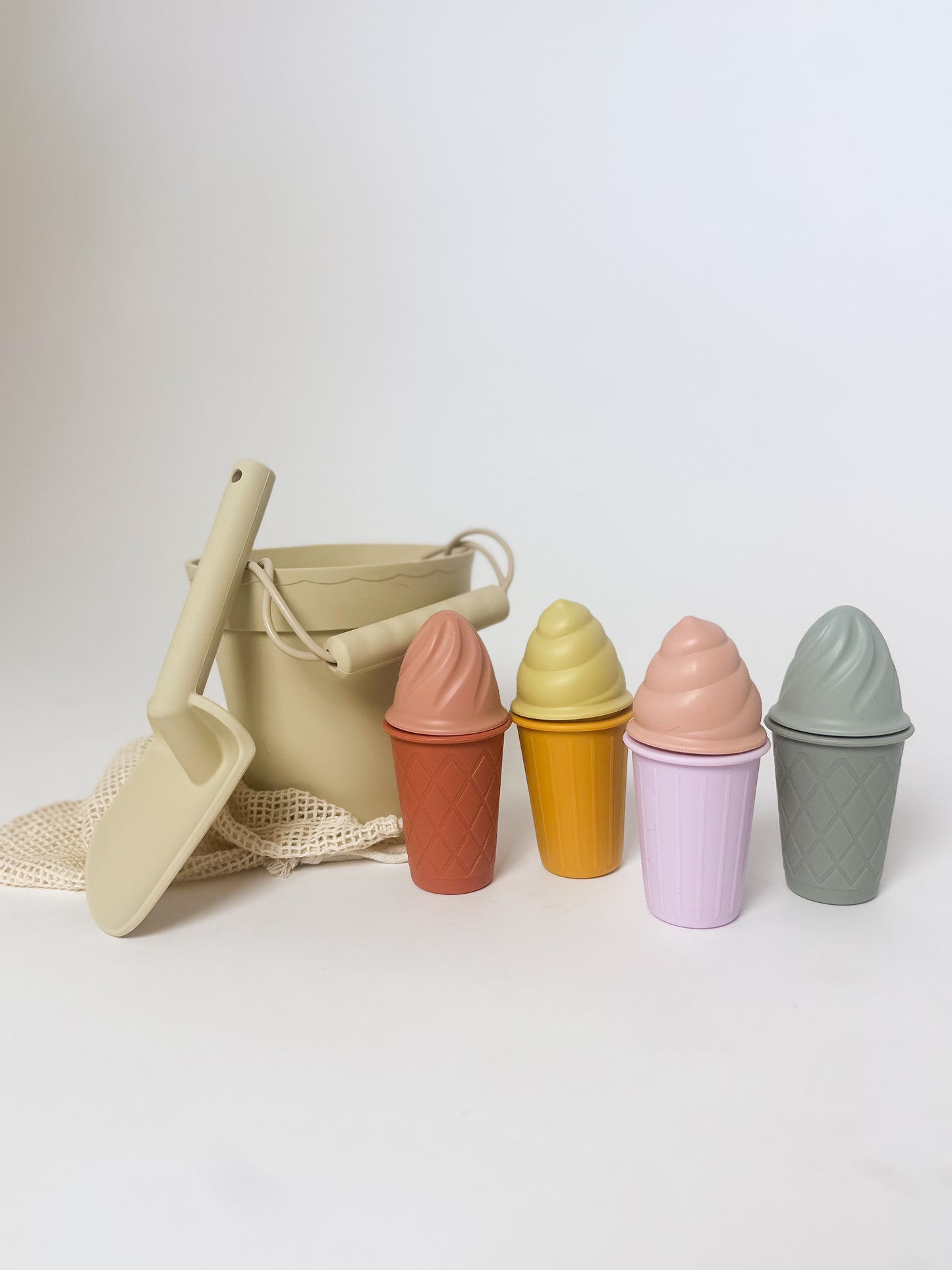 Beach Treat Bucket Set