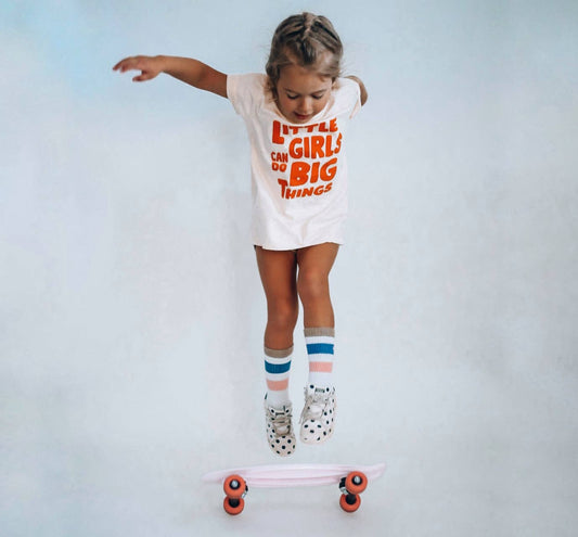 LITTLE GIRLS CANDO BIG THINGS in vivid orange | Kids Tee